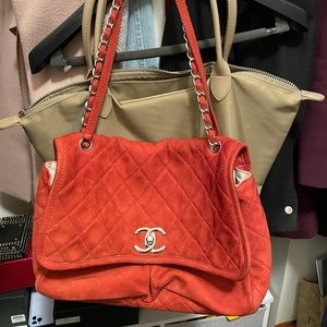 ❌ SOLD ❌ Authentic Maxi Chanel flap shoulder bag